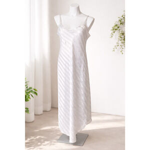 Vintage LA II‎ Intimat Slip White Satin Lace Coquette Nightgown Dress 80s